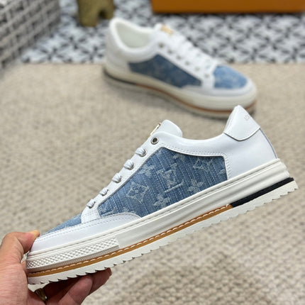 LV TRAINERS IN WHITE CALFSKIN AND SAPPHIRE BLUE JACQUARD