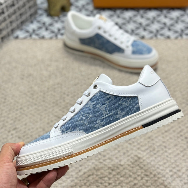 LV TRAINERS IN WHITE CALFSKIN AND SAPPHIRE BLUE JACQUARD