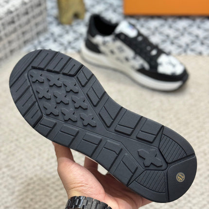 LV TRAINERS IN BLACK CALFSKIN AND WHITE JACQUARD