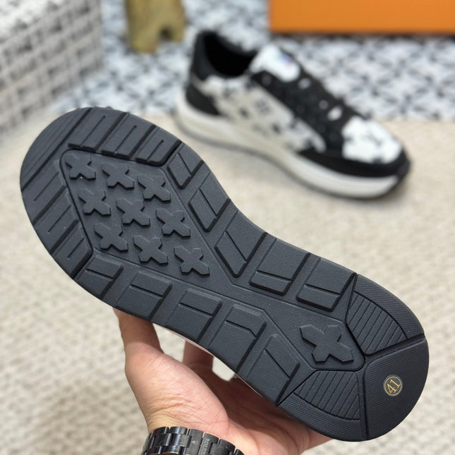 LV TRAINERS IN BLACK CALFSKIN AND WHITE JACQUARD