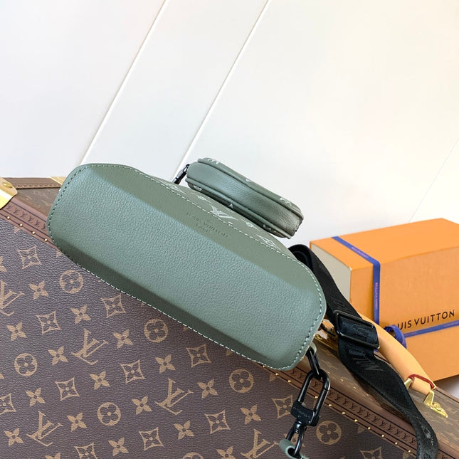 DUO CROSSBAG BAG 42 IN GREEN AND WHITE MONOGRAM SHADOW COWHIDE