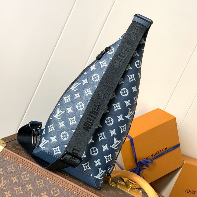 DUO CROSSBAG BAG 42 IN BLUE AND WHITE MONOGRAM SHADOW COWHIDE