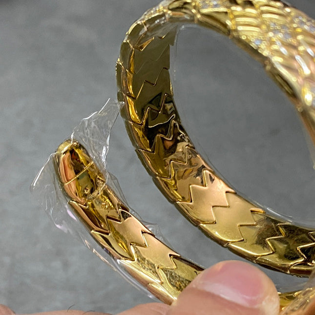 SERPENTI TUBOGAS QUARTZ YELLOW GOLD BLACK DIAL