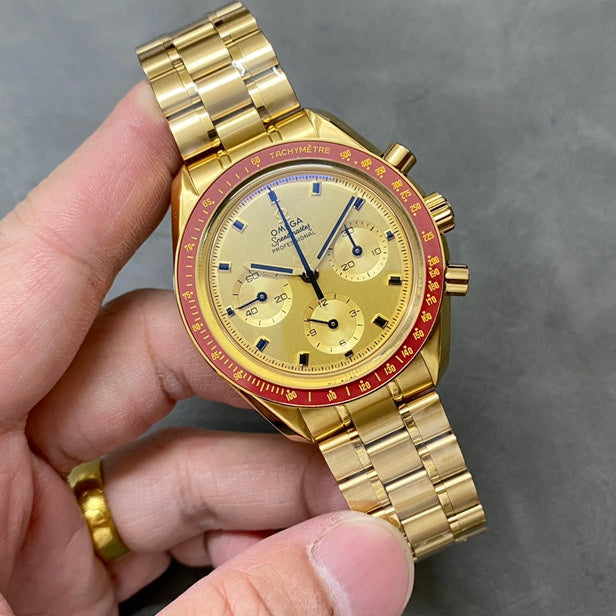 A SPEEDMASTER IN GOLD FOR APOLLO 11