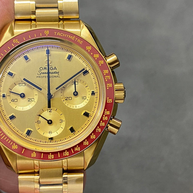 A SPEEDMASTER IN GOLD FOR APOLLO 11