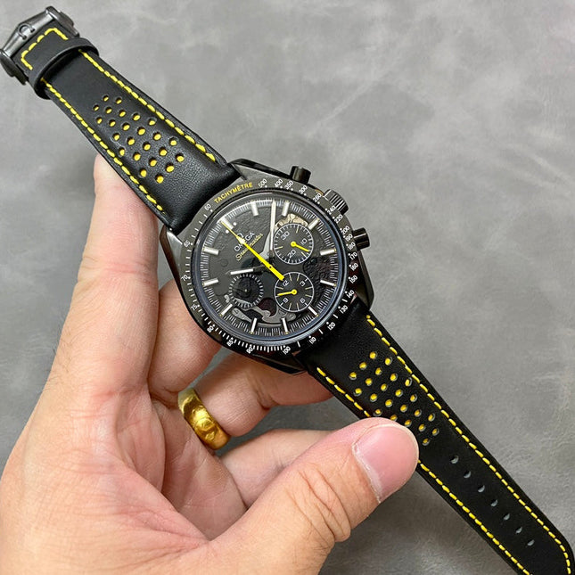 SPEEDMASTER DARK SIDE OF THE MOON BLACK CERAMIC ON RUBBER STRAP