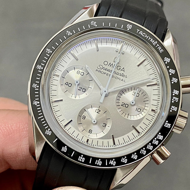 SPEEDMASTER MOONPHASE SILVER CASE AND BLACK LEATHER STRAP