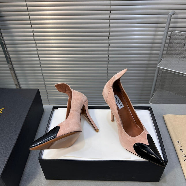 ALAIA HIGH PUMPS 10CM IN ALMOND BEIGE SUEDE MIX BLACK CALFSKIN