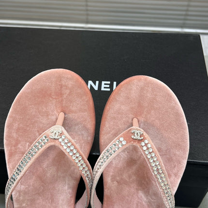 CRYSTAL THONG SANDAL IN FLAMINGO PINK SUEDE