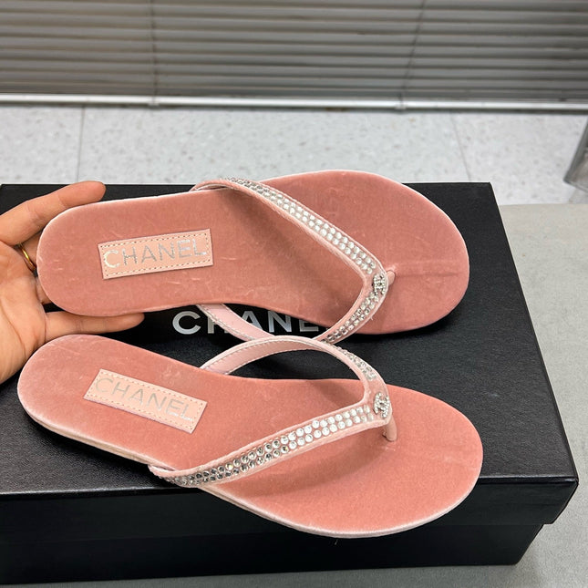 CRYSTAL THONG SANDAL IN FLAMINGO PINK SUEDE