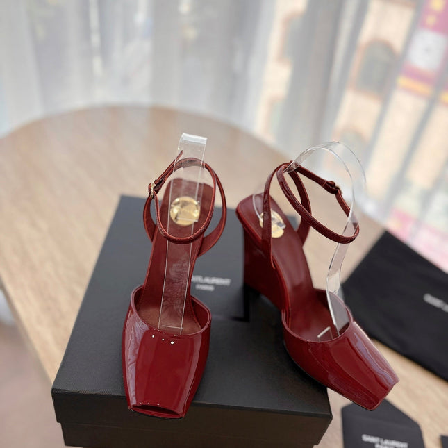 LA SCANDALE HIGH 10 CM WEDGE SANDALS IN CRIMSON RED PATENT LEATHER