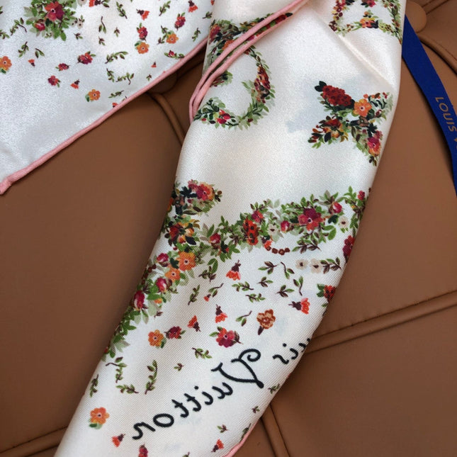 LV SCARF 90 CM IN SILK 704581
