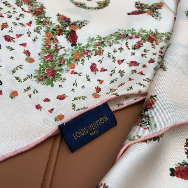 LV SCARF 90 CM IN SILK 704581