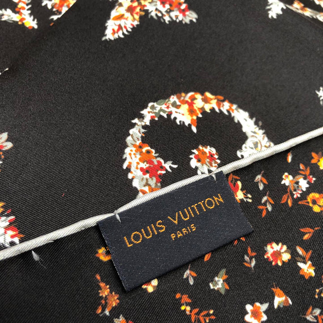 LV SCARF 90 CM IN SILK 704582
