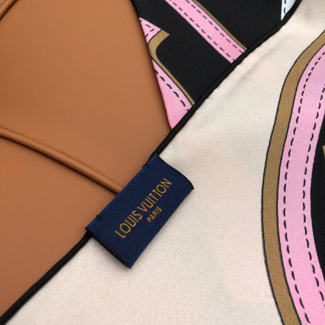 LV SCARF 90 CM IN SILK 704579