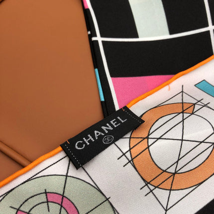 CHANEL 25S SCARF 90 IN SILK 704583