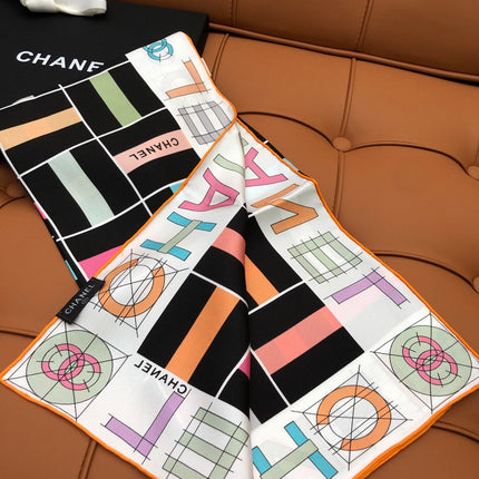 CHANEL 25S SCARF 90 IN SILK 704583