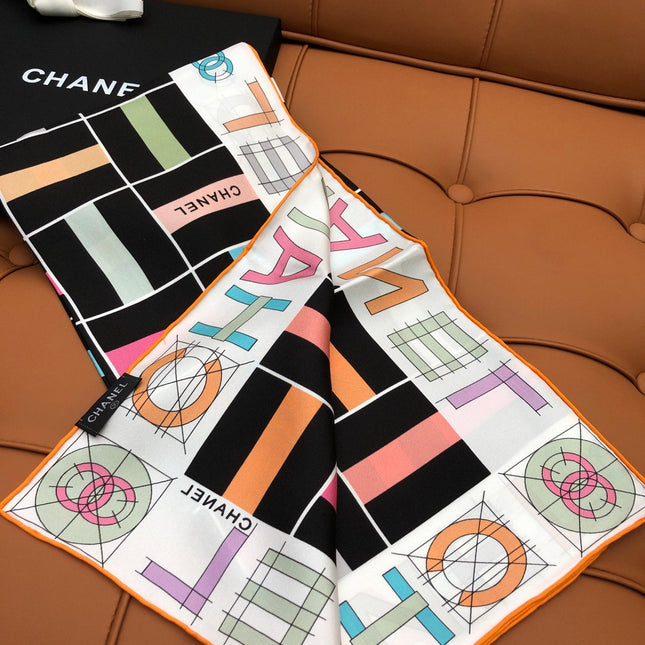 CHANEL 25S SCARF 90 IN SILK 704583