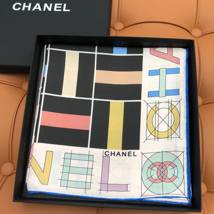 CHANEL 25S SCARF 90 IN SILK 704584
