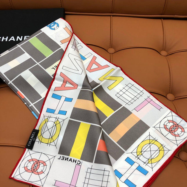CHANEL 25S SCARF 90 IN SILK 704585
