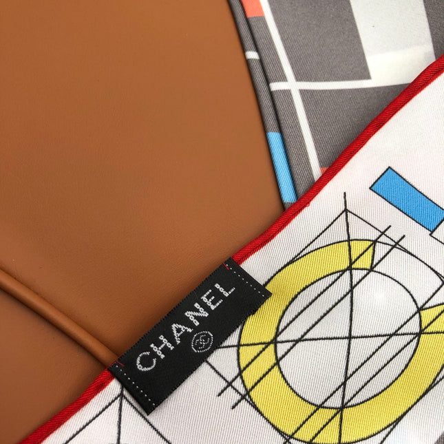 CHANEL 25S SCARF 90 IN SILK 704585