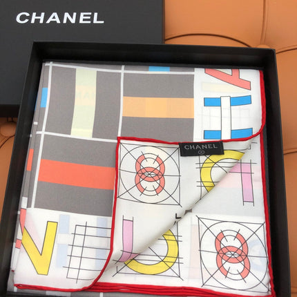 CHANEL 25S SCARF 90 IN SILK 704585