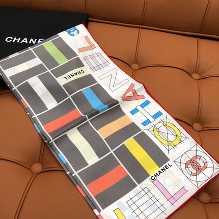 CHANEL 25S SCARF 90 IN SILK 704585