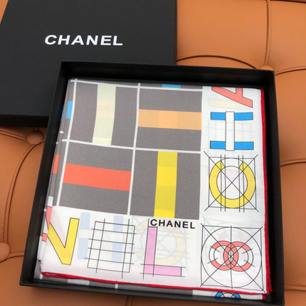 CHANEL 25S SCARF 90 IN SILK 704585