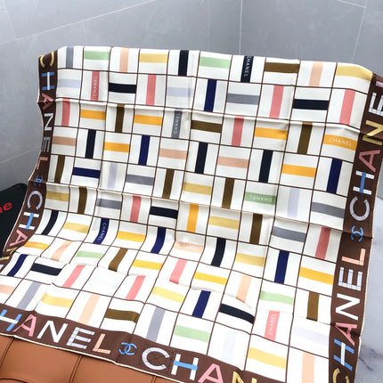 CHANEL 25S SCARF 90 IN SILK 704586