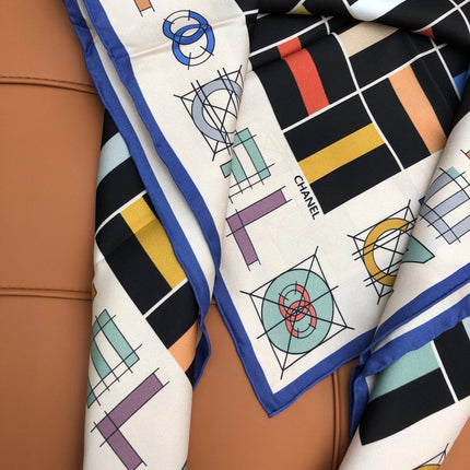 CHANEL 25S SCARF 90 IN SILK 704587