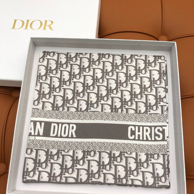 DIOR SCARF 90 IN SILK 704590