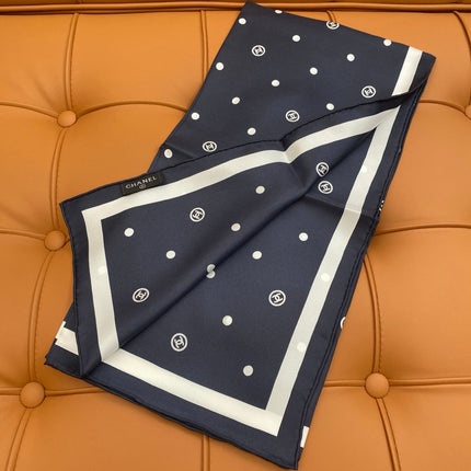 CHANEL 25S SCARF 90 IN SILK 704603