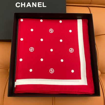 CHANEL 25S SCARF 90 IN SILK 704604