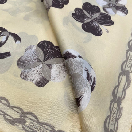 CHANEL 25S SCARF 90 IN SILK 703655