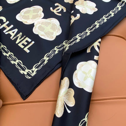 CHANEL 25S SCARF 90 IN SILK 703656