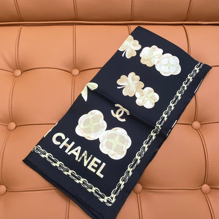 CHANEL 25S SCARF 90 IN SILK 703656