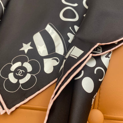 CHANEL 25S SCARF 90 IN SILK 703696