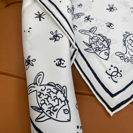 CHANEL 25S SCARF 90 IN SILK 703705