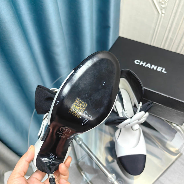 HIGH HEELS IN WHITE MIX BLACK SHEEPSKIN WITH FLOWER