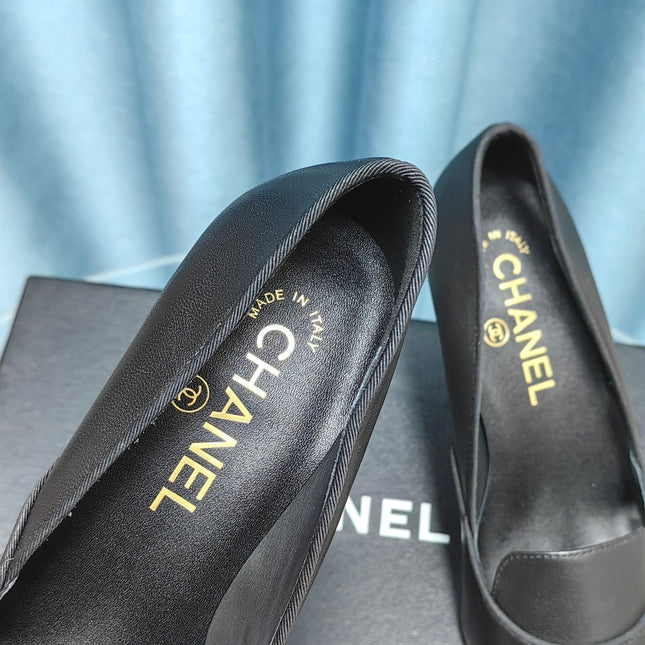 HIGH HEELS IN BLACK SHEEPSKIN