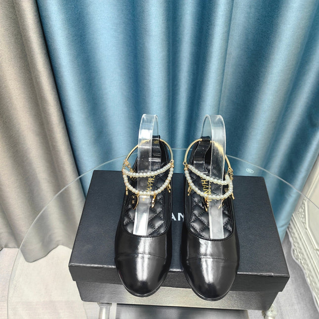 MARY JANE WITH PEARL STRAP IN GLOSSY BLACK LAMBSKIN