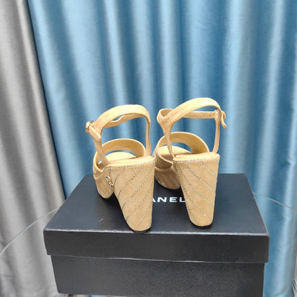 THICK-SOLED WEDGE SANDALS IN BEIGE CREAM SUEDE