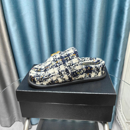 PLATFORM HEELS SANDALS IN BLACK TWEED