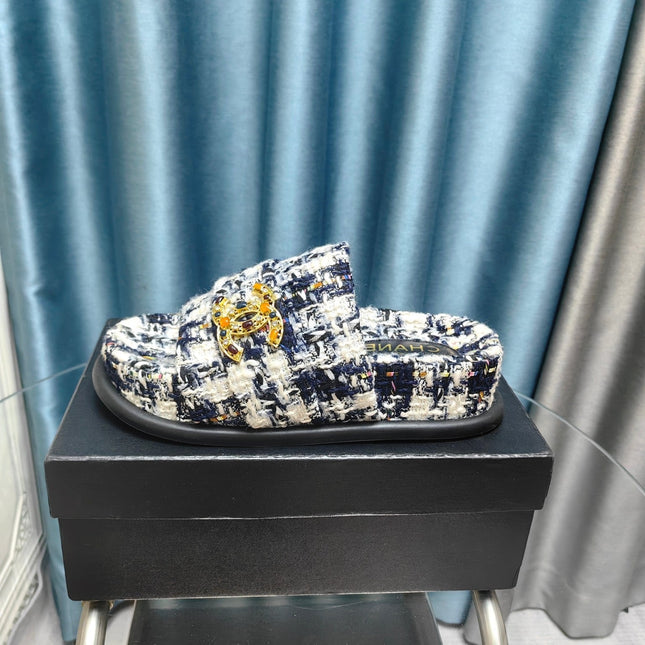 PLATFORM HEELS SANDALS IN BLACK TWEED