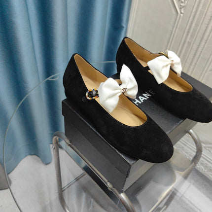 MARY JANE SHOES BLACK SUEDE WITH WHITE BOW