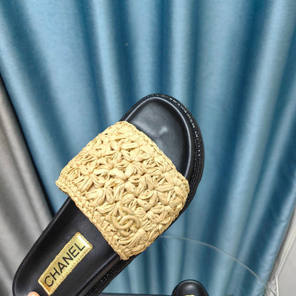 KNIT SLIPPERS IN DARK CREAM WOVEN SATIN AND BLACK SHEEPSKIN