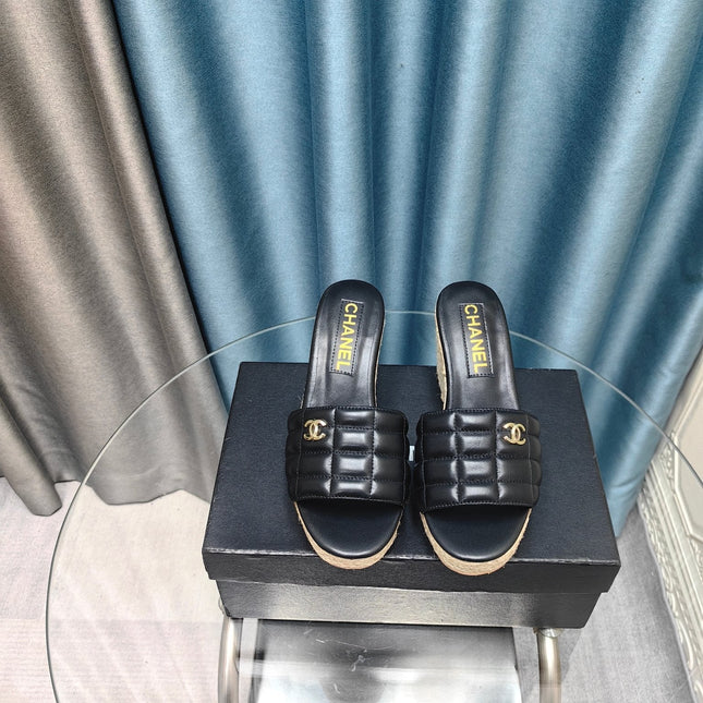 WEDGE BLACK SHEEPSKIN