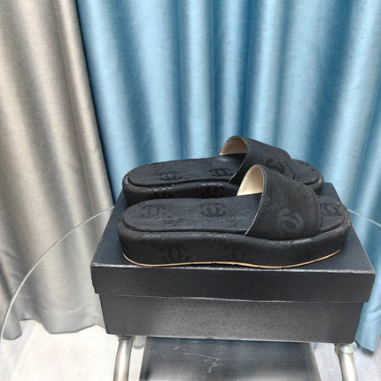 THICK-SOLE SLIPPERS BLACK SATIN