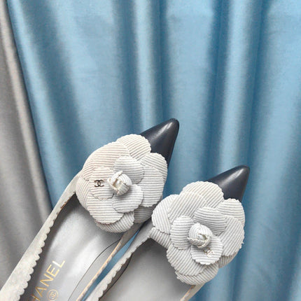 CC HIGH HEELS 80 MM IN SPANISH GRAY SUEDE AND BLACK CALFSKIN WITH FLOWER