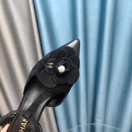 CC CAMELLIA SANDAL IN BLACK SUEDE AND CALFSKIN WITH FLOWER